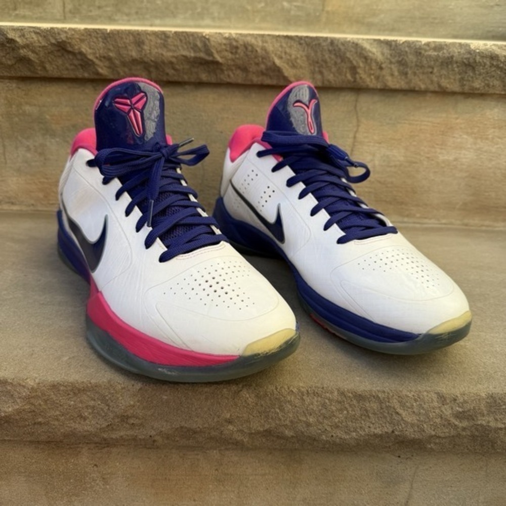 Nike Zoom Kobe 5 Protro Kay Yow Pink Basketball Shoes Men's Size 10.5 No Box
